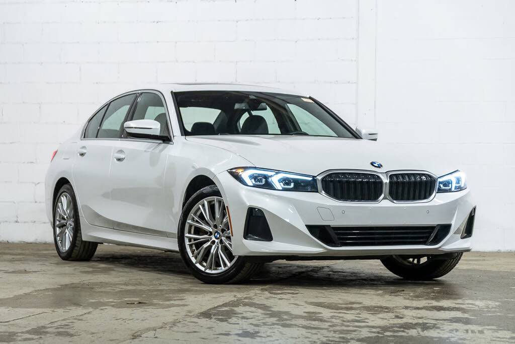 BMW 3 Series 330i xDrive AWD 2024