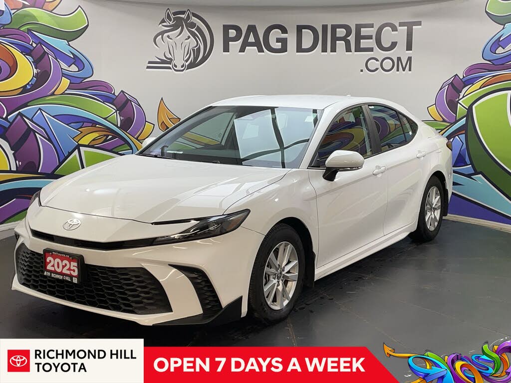 Toyota Camry SE FWD 2025