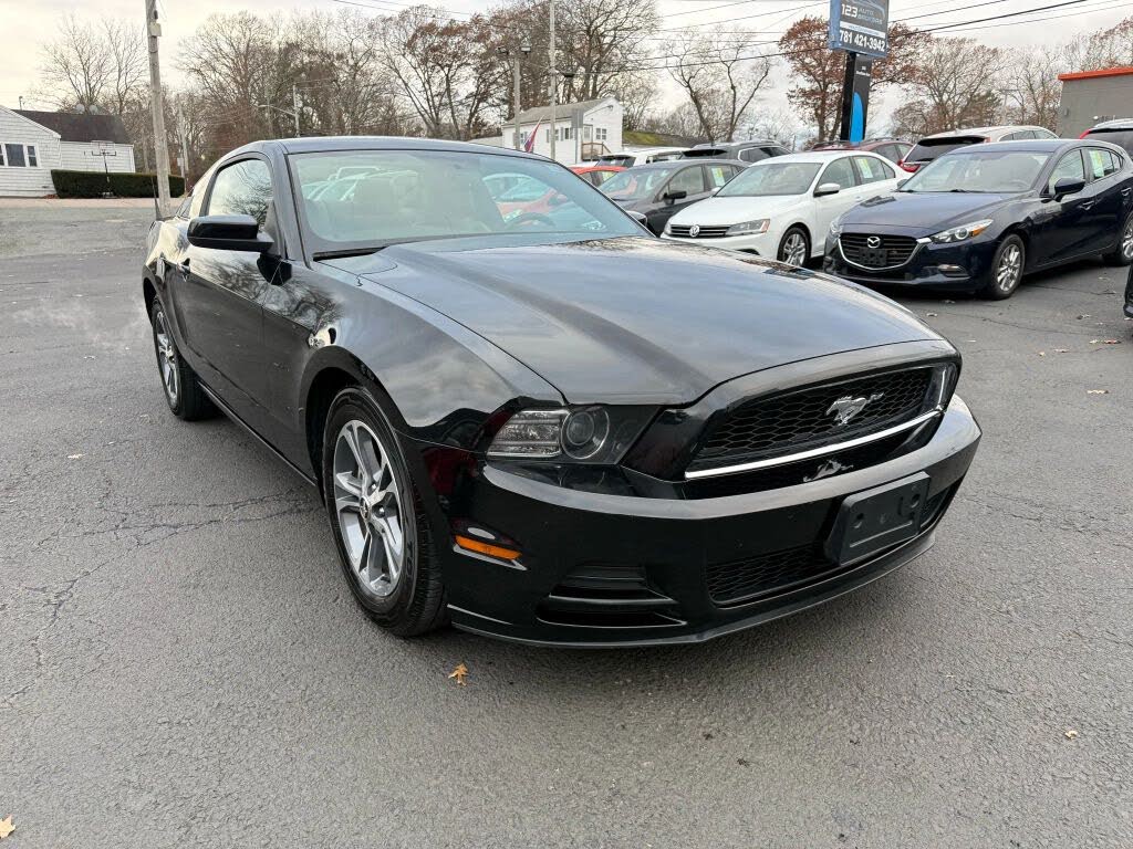 2014 Ford Mustang V6 Premium Coupe RWD