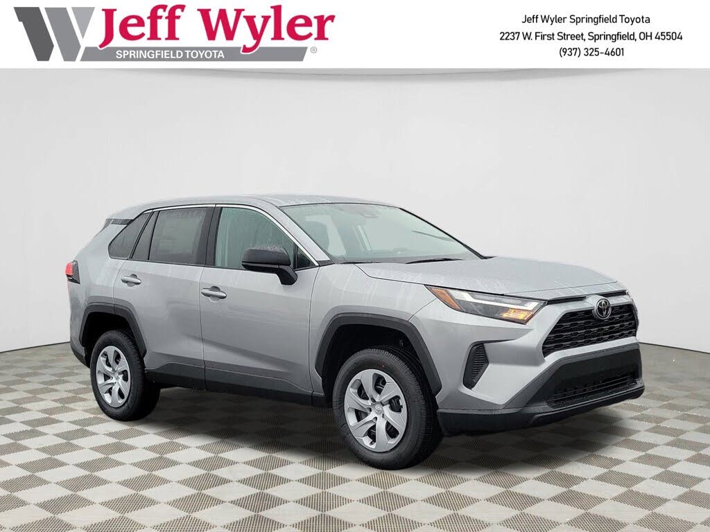 2025 Toyota RAV4 LE FWD