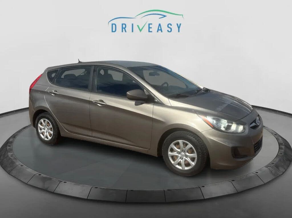 2012 Hyundai Accent GS 4-Door Hatchback FWD
