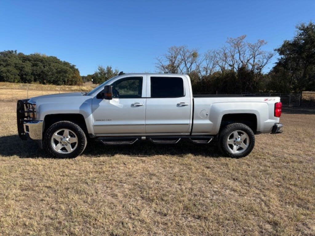 2015 Chevrolet Silverado 2500HD LT Crew Cab 4WD
