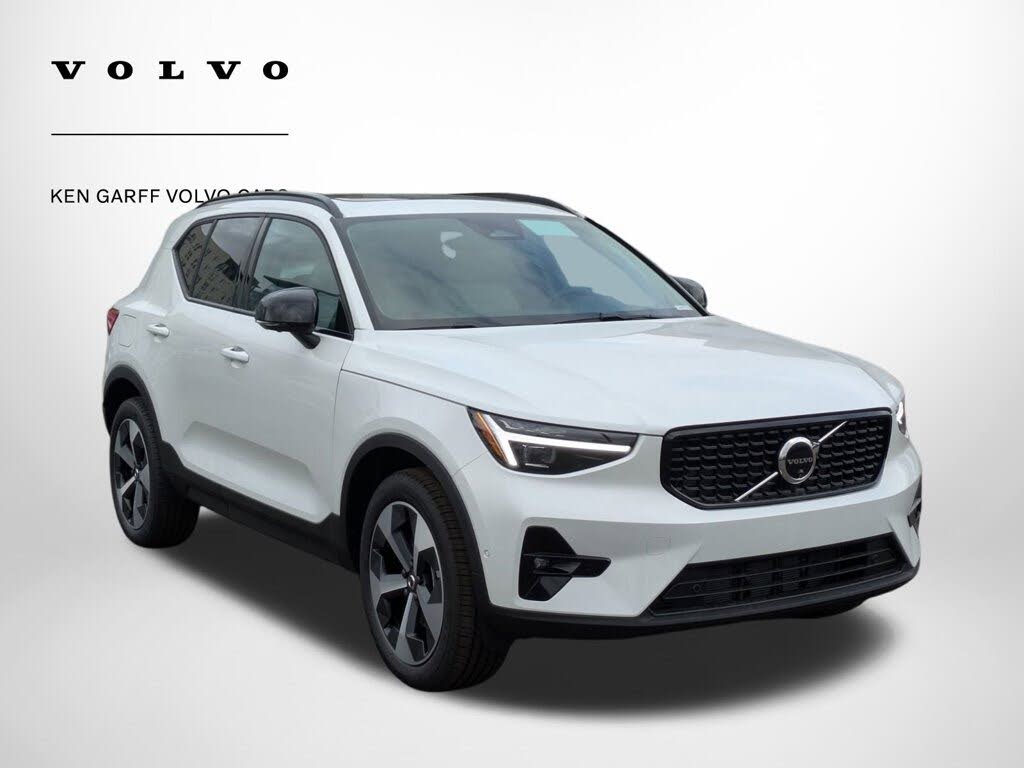 2026 Volvo XC40 B5 Plus AWD