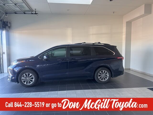 2023 Toyota Sienna LE 8-Passenger FWD