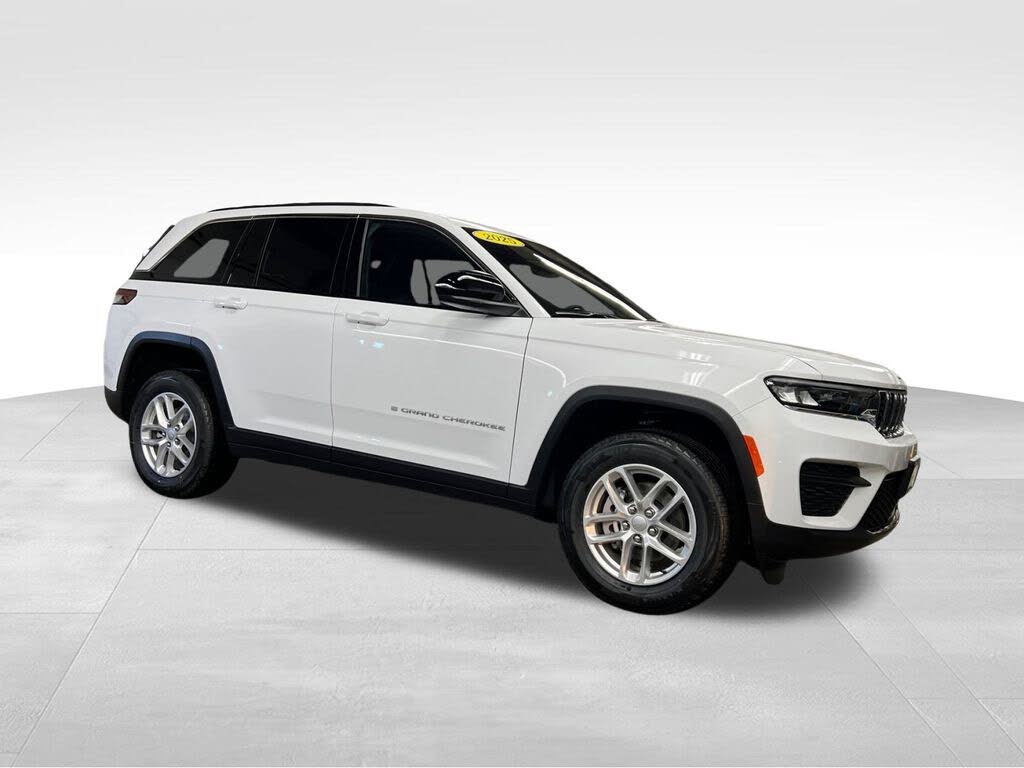 2025 Jeep Grand Cherokee Laredo 4WD