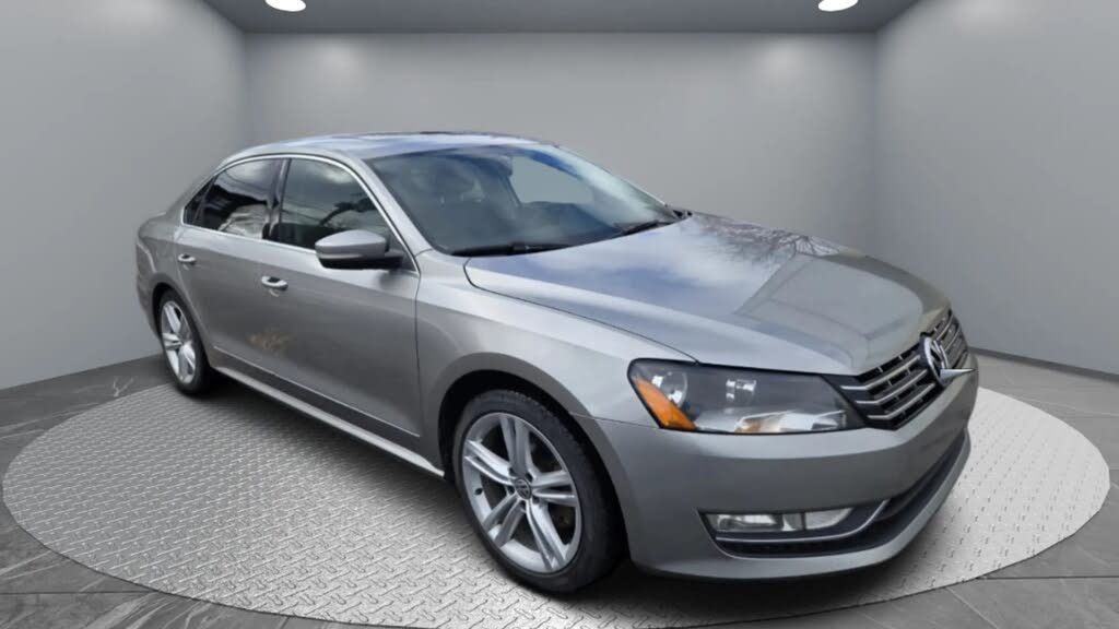 2014 Volkswagen Passat TDI SE with Sunroof