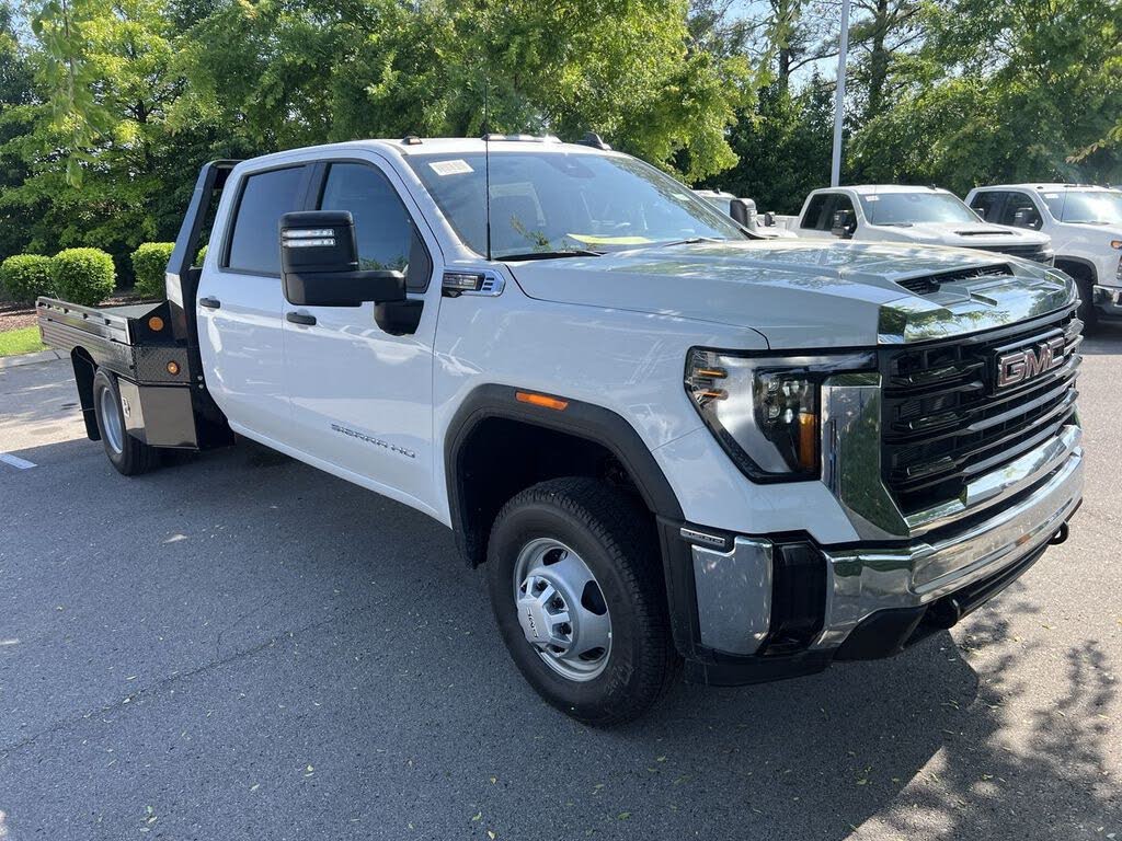 2025 GMC Sierra 3500HD Chassis Pro Crew Cab 4WD