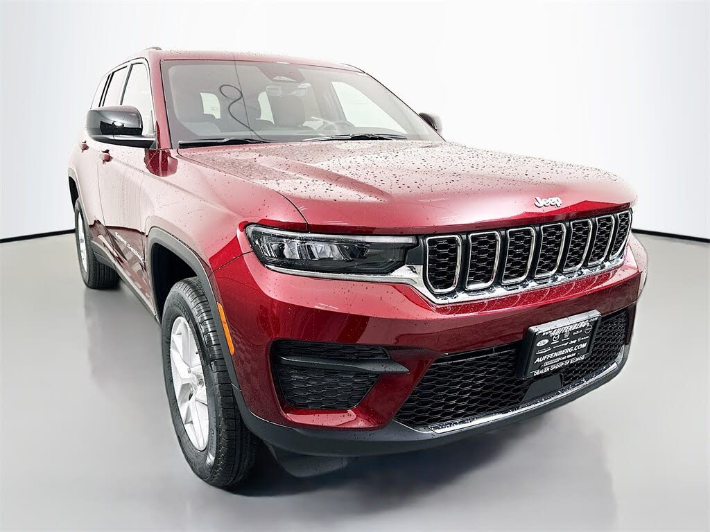 2025 Jeep Grand Cherokee Laredo 4WD