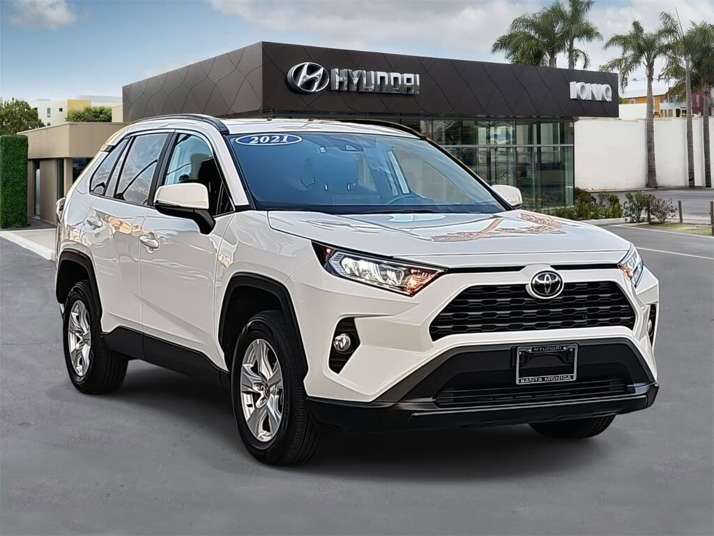 2021 Toyota RAV4 XLE FWD
