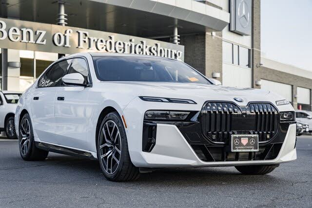 2023 BMW 7 Series 740i RWD