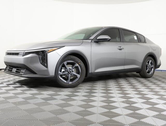 2025 Kia K4 LXS FWD