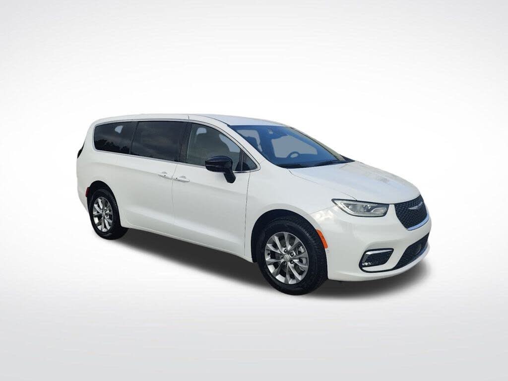 2026 Chrysler Pacifica Select AWD