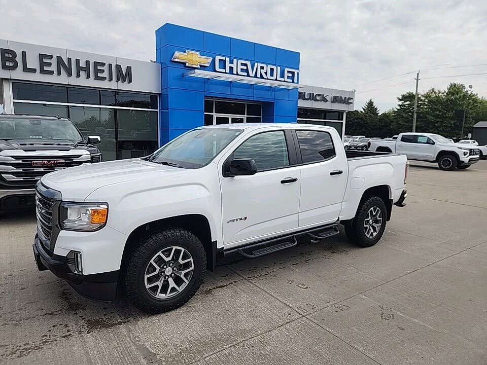 GMC Canyon AT4 Crew Cab 4WD with Leather 2021