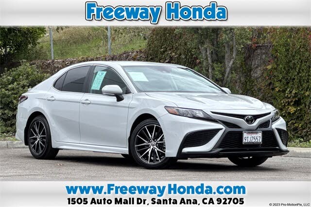 2024 Toyota Camry SE FWD