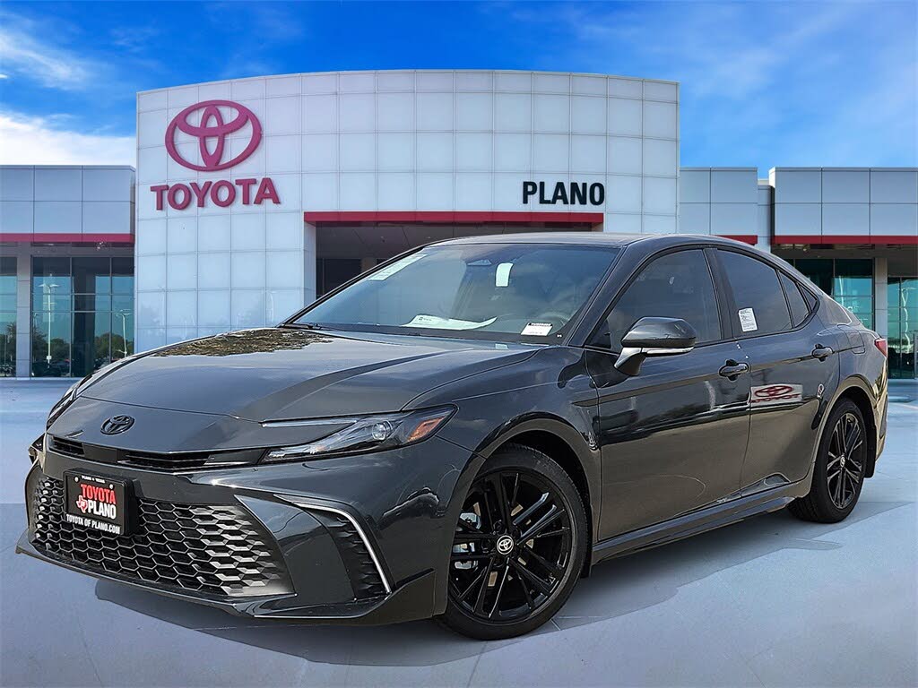 2026 Toyota Camry SE FWD