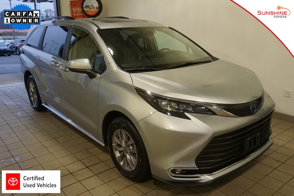 2024 Toyota Sienna XLE 7-Passenger FWD