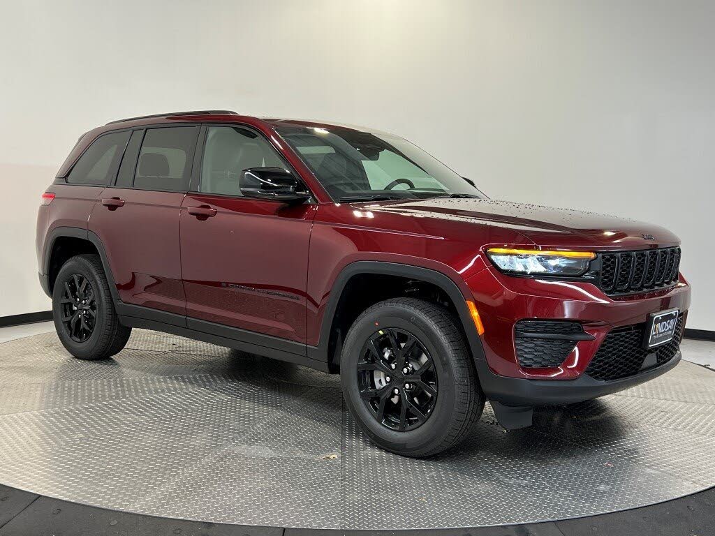 2025 Jeep Grand Cherokee Laredo 4WD
