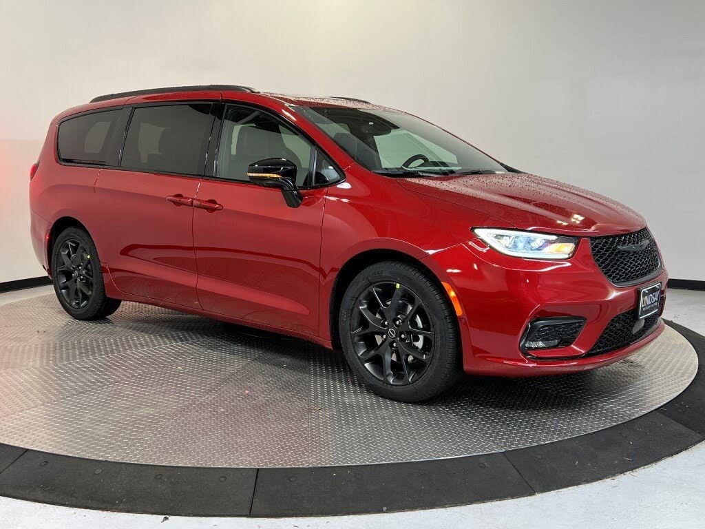 2026 Chrysler Pacifica Limited FWD
