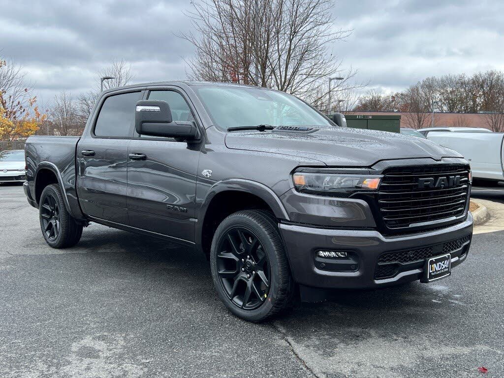 2026 RAM 1500 Laramie Crew Cab 4WD