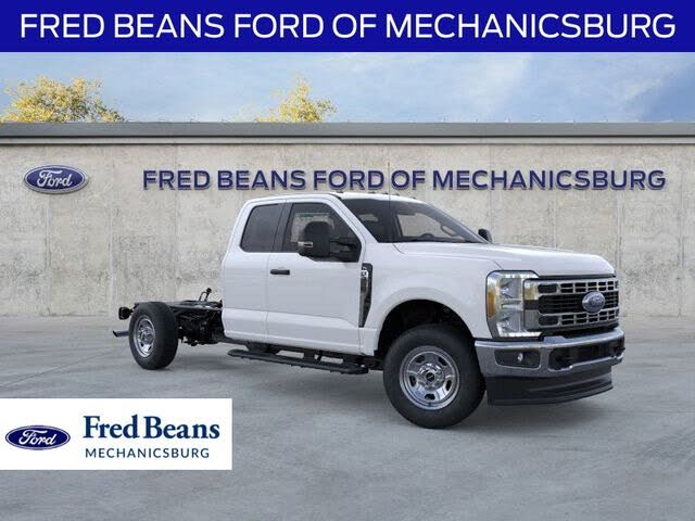 2025 Ford F-350 Super Duty Chassis XL SuperCab 4WD