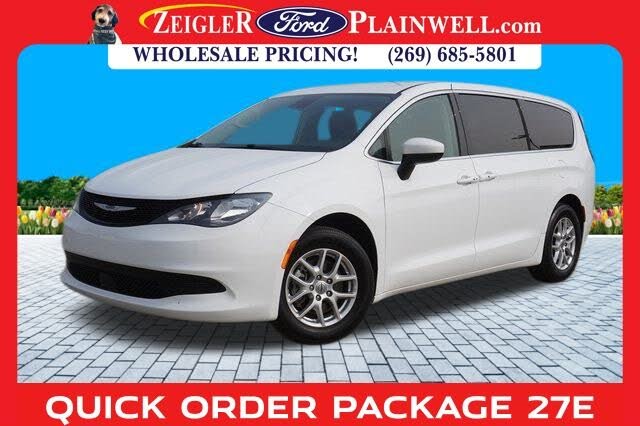 2023 Chrysler Voyager LX FWD