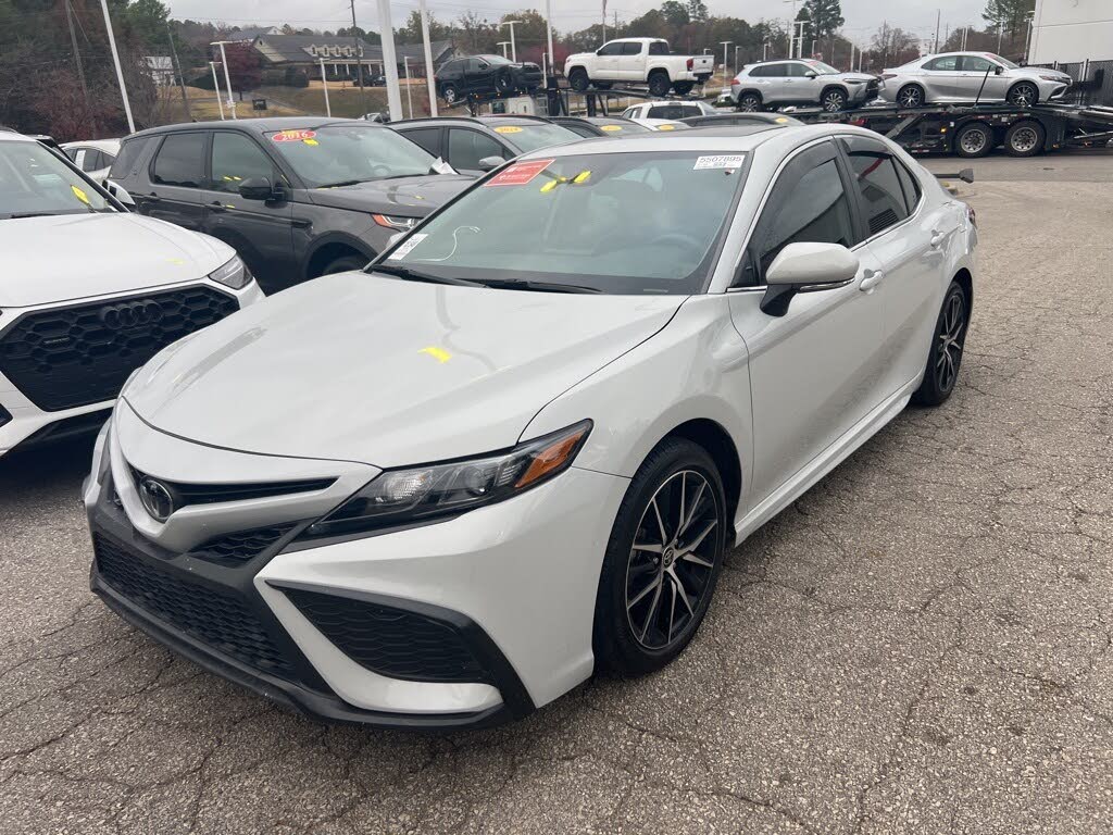 2024 Toyota Camry SE FWD