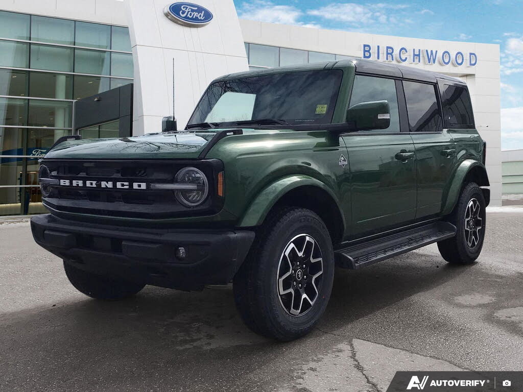 2025 Ford Bronco Outer Banks 4-Door 4WD