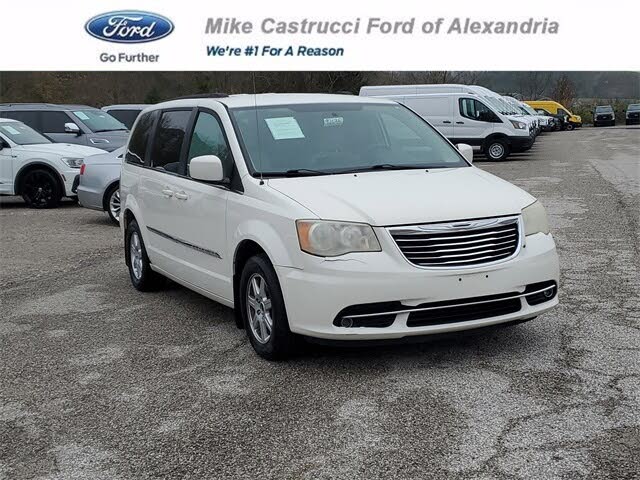 2011 Chrysler Town & Country Touring FWD