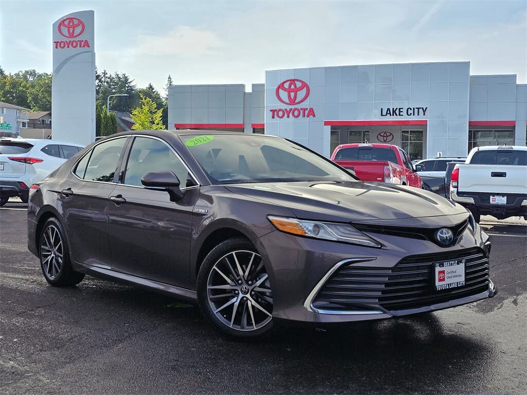 2021 Toyota Camry Hybrid XLE FWD