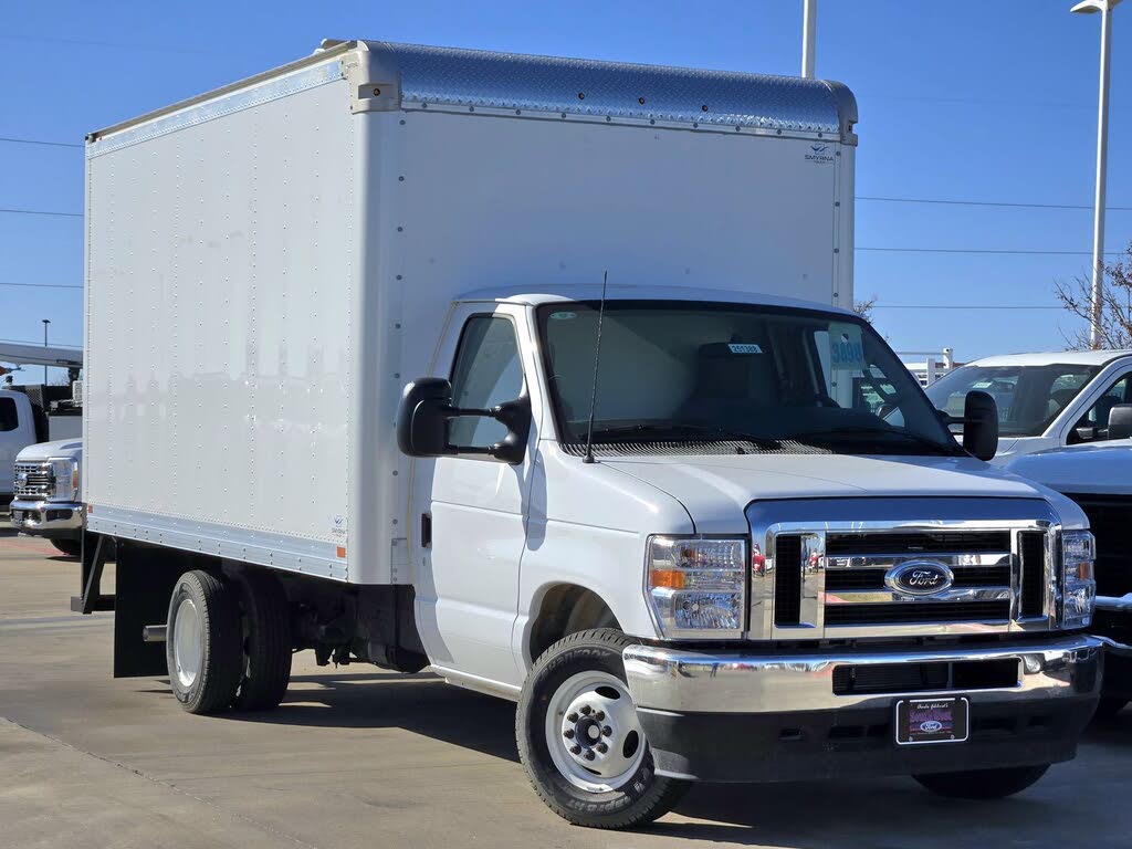 2025 Ford E-Series Chassis E-350 SD Cutaway SB DRW RWD