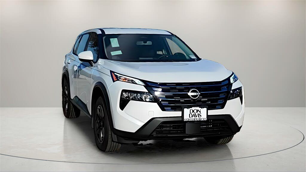 2026 Nissan Rogue SV FWD