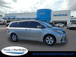 Toyota Sienna LE 7-Passenger FWD with Auto-Access Seat
