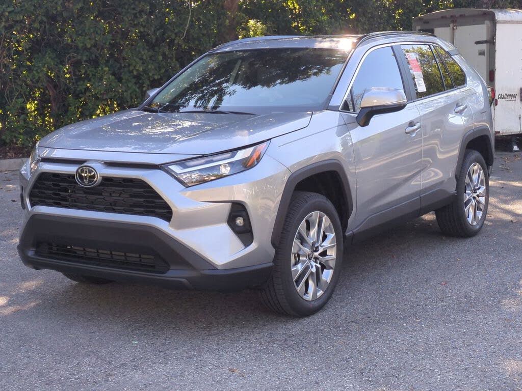 2025 Toyota RAV4 XLE Premium FWD