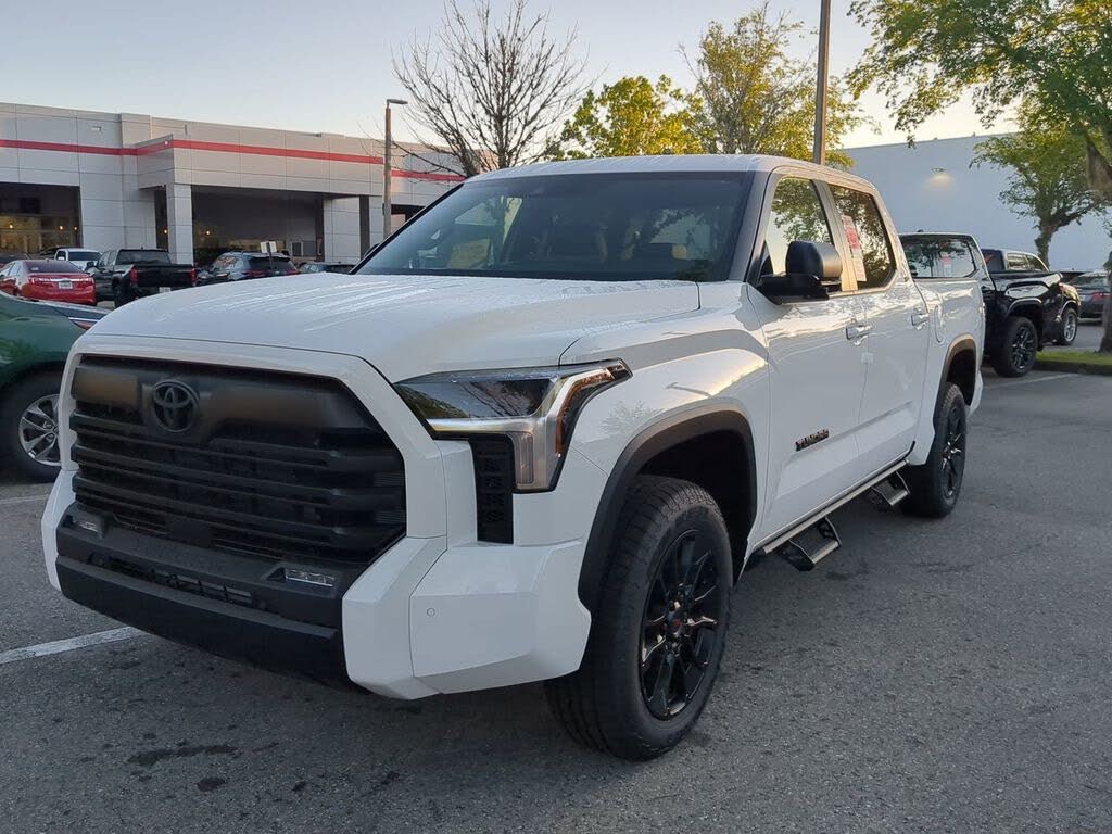 2025 Toyota Tundra SR5 CrewMax Cab 4WD