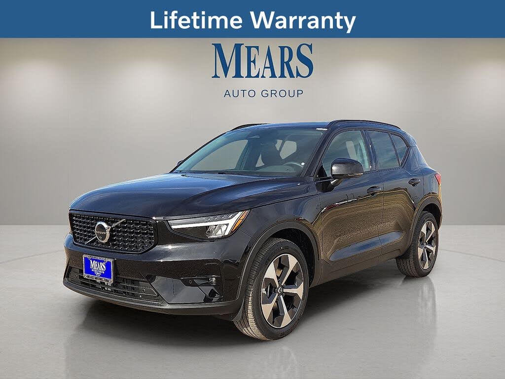 2026 Volvo XC40 B4 Plus FWD