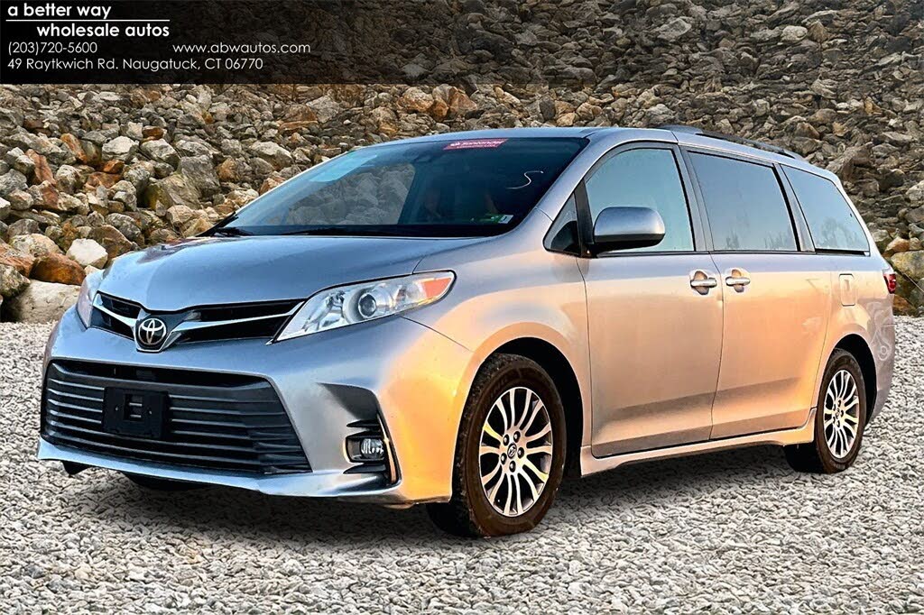 2018 Toyota Sienna XLE 7-Passenger FWD with Auto-Access Seat