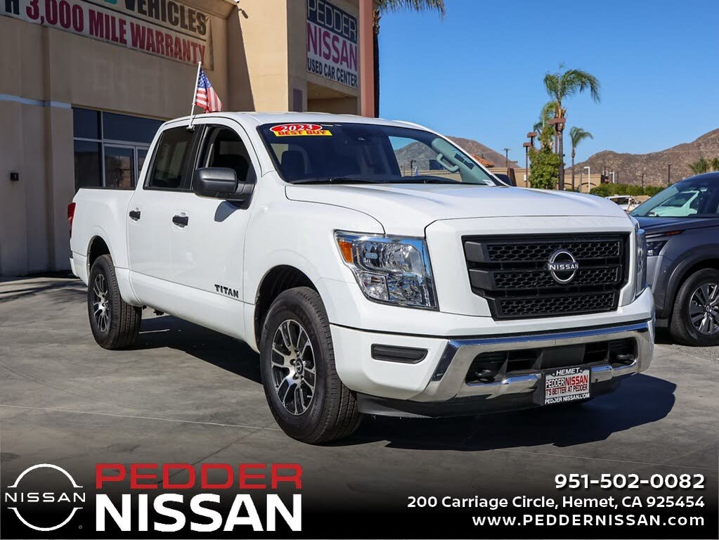 2023 Nissan Titan SV Crew Cab 4WD