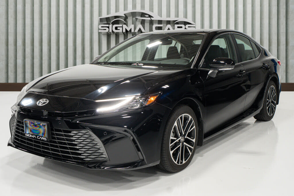 Toyota Camry XLE AWD 2025