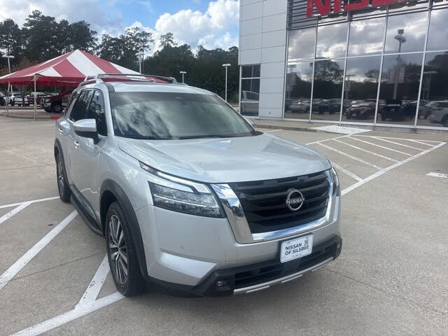 2022 Nissan Pathfinder Platinum FWD