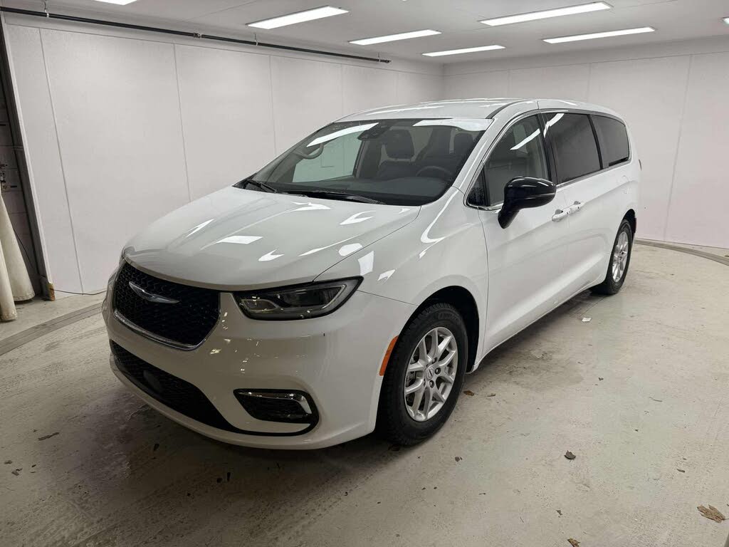 2024 Chrysler Pacifica Touring L FWD