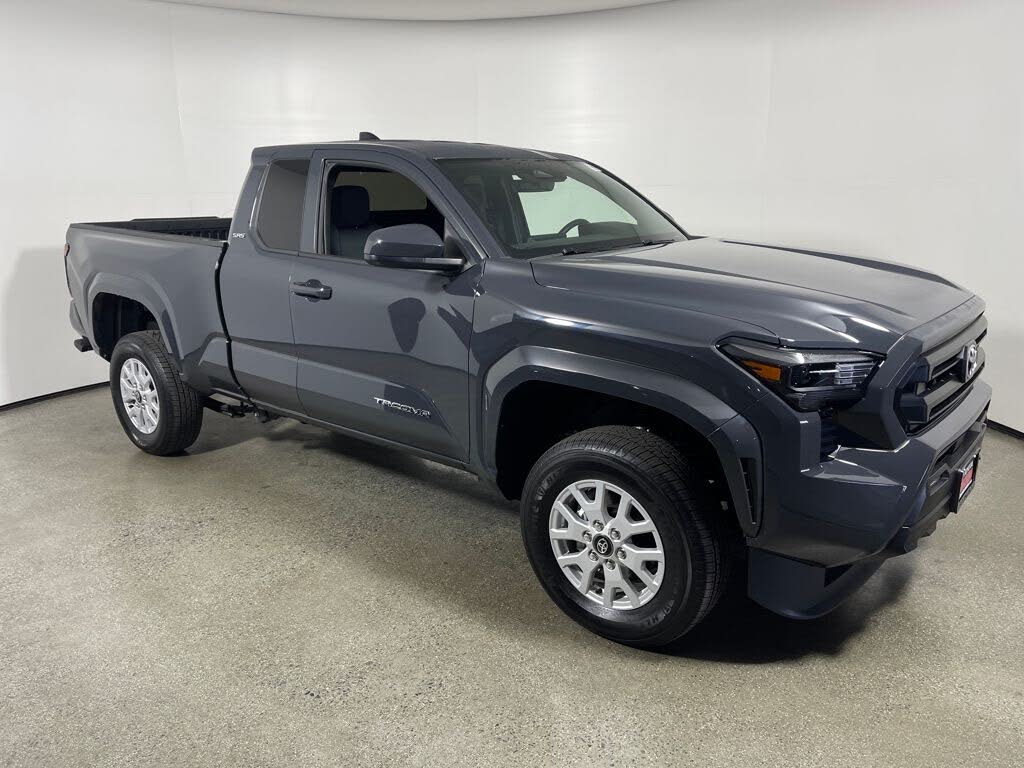 2025 Toyota Tacoma SR5 XtraCab LB RWD