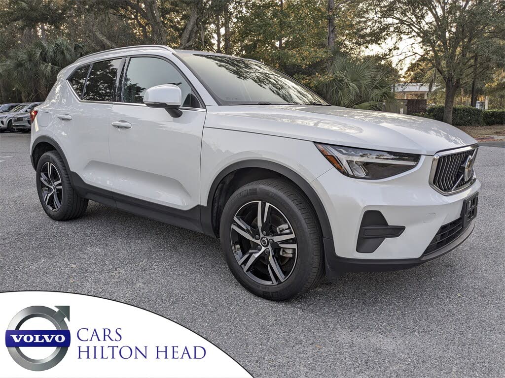 2025 Volvo XC40 B5 Core Bright Theme AWD