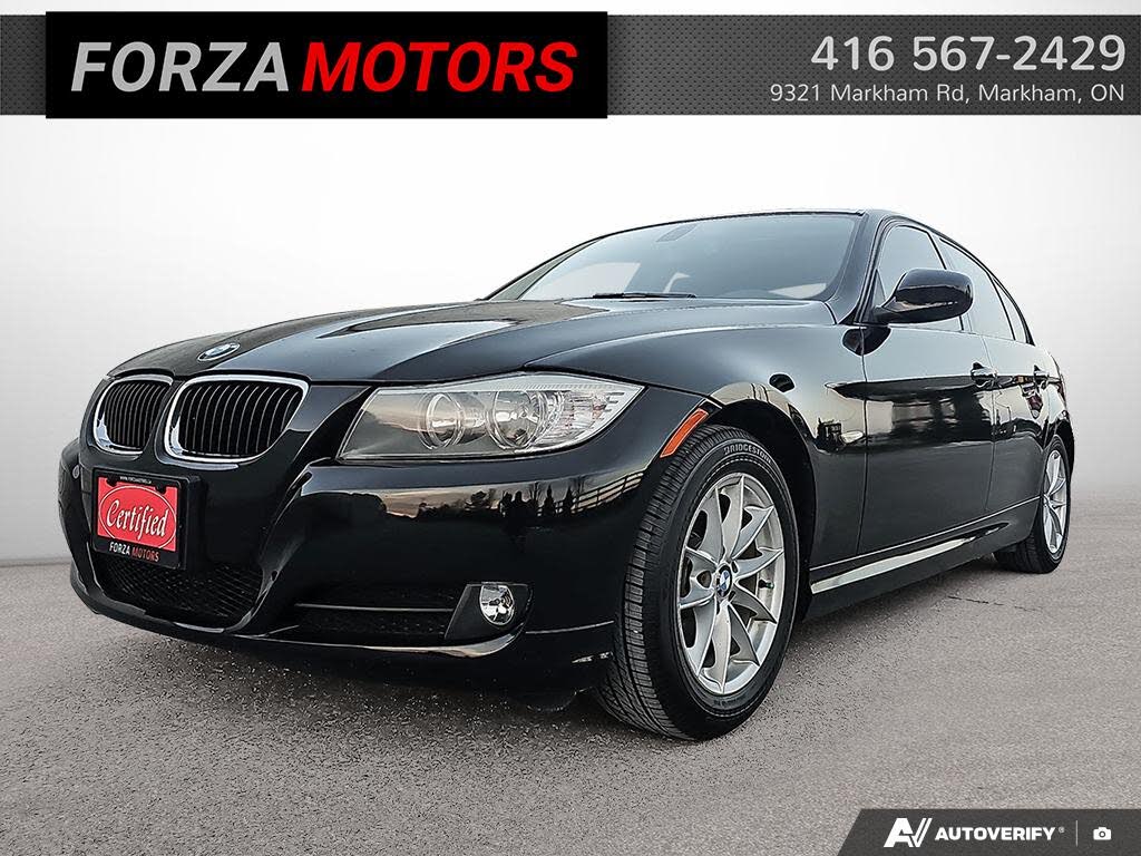 BMW 3 Series 323i Sedan RWD 2011