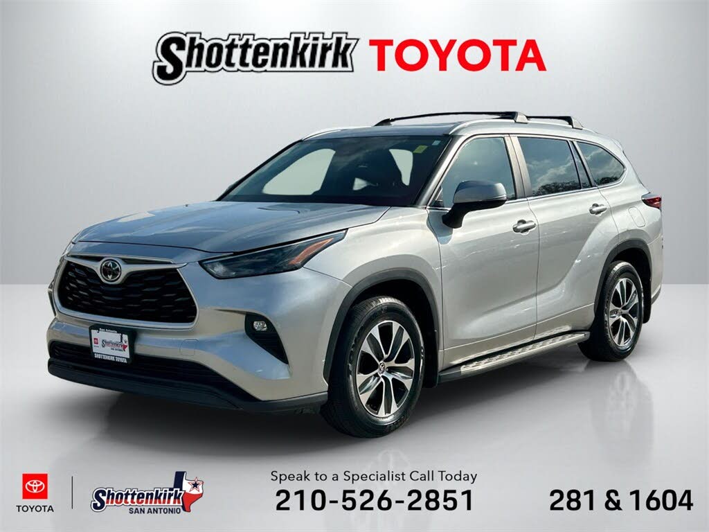 2023 Toyota Highlander XLE FWD