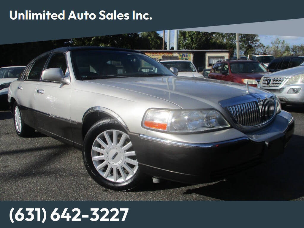 2005 Lincoln Town Car Signature