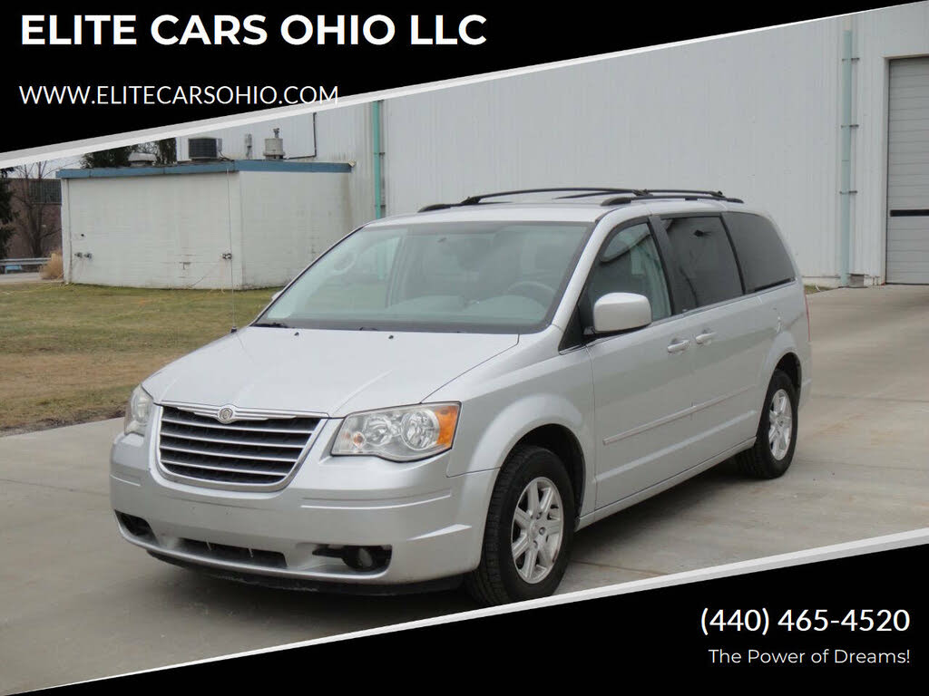 2010 Chrysler Town & Country LX FWD