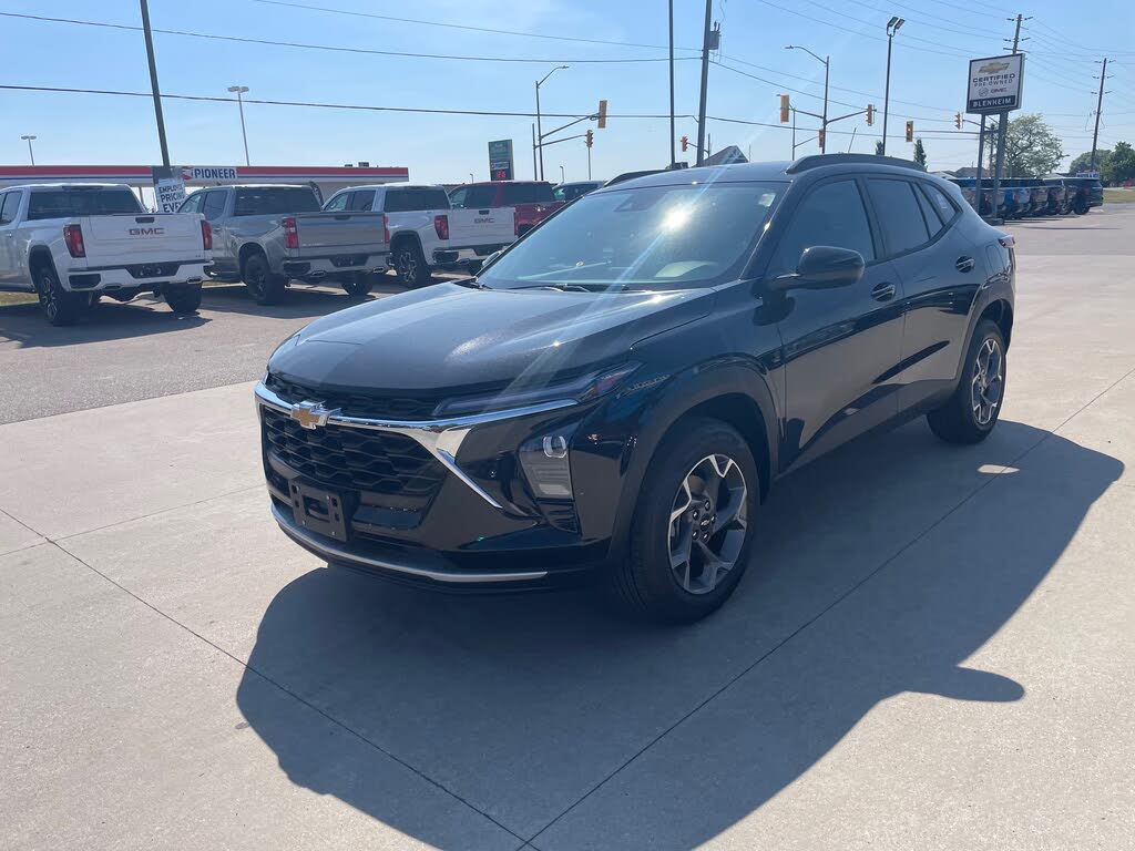 2025 Chevrolet Trax LT FWD