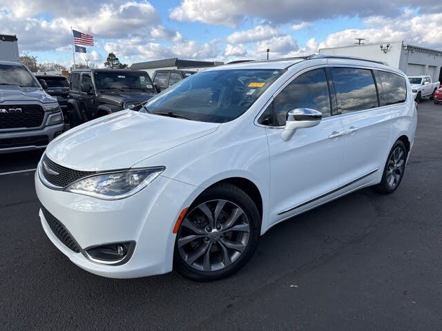 2018 Chrysler Pacifica Limited FWD