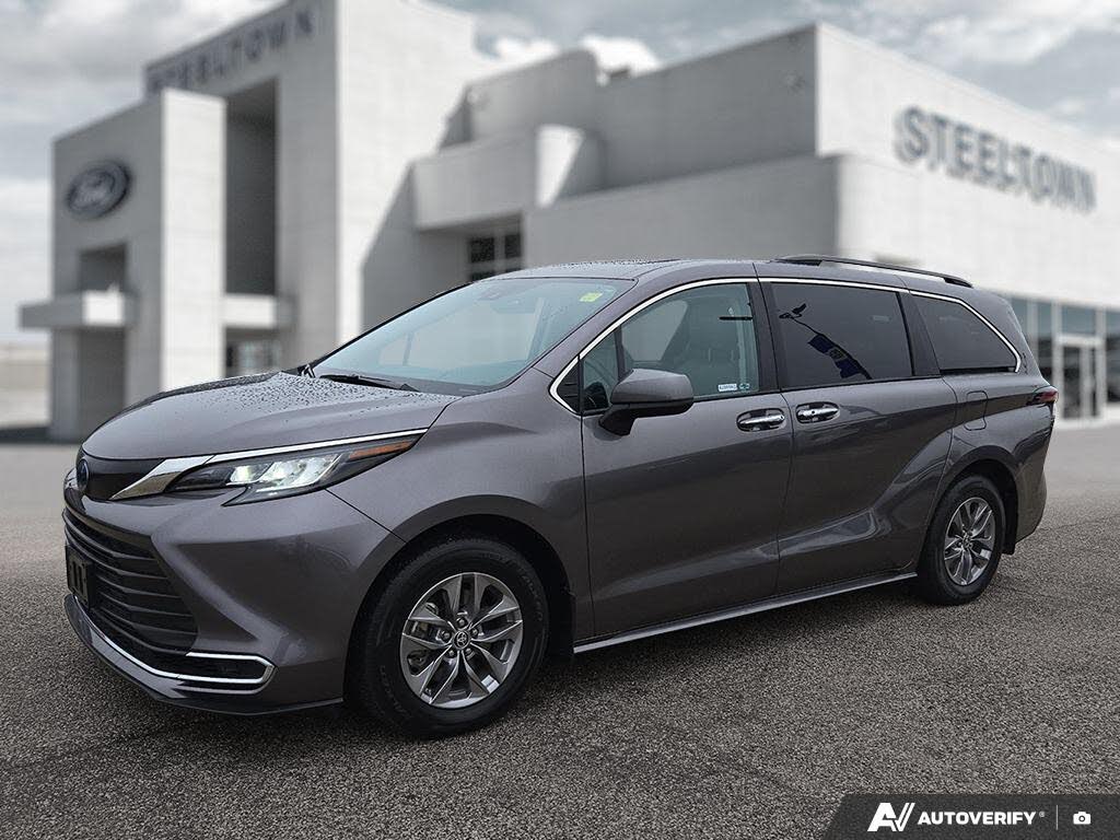 Toyota Sienna LE 8-Passenger FWD 2023