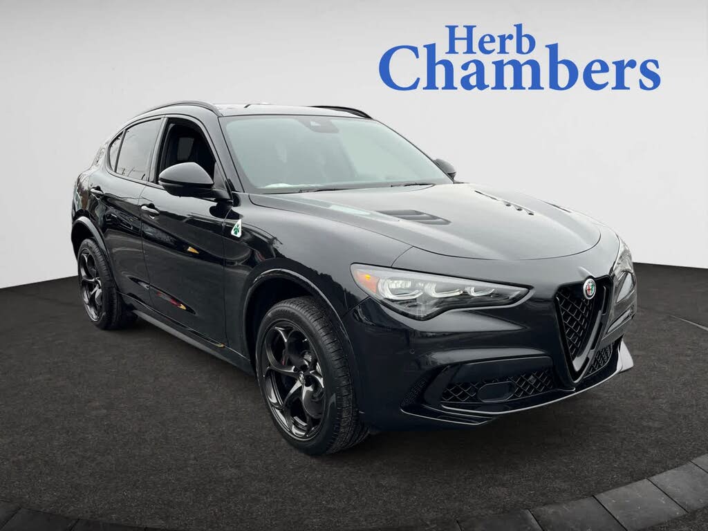 2024 Alfa Romeo Stelvio Quadrifoglio Carbon AWD